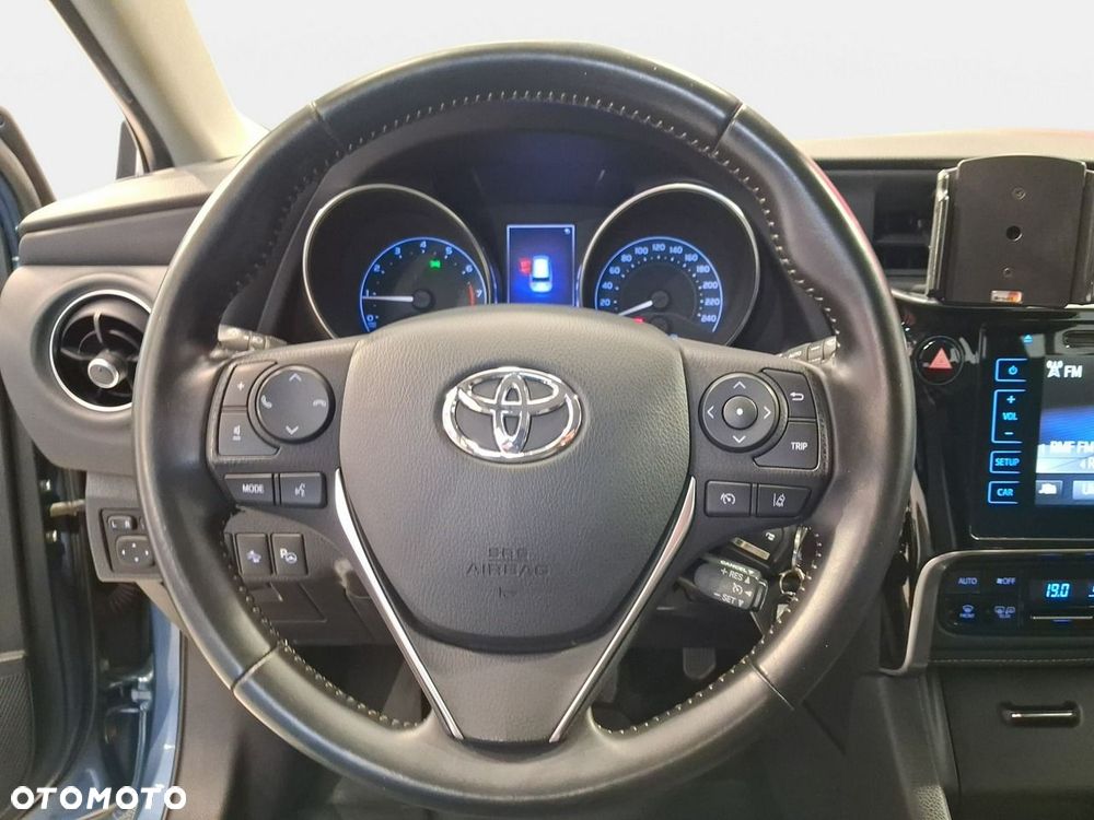 Toyota Auris - 18