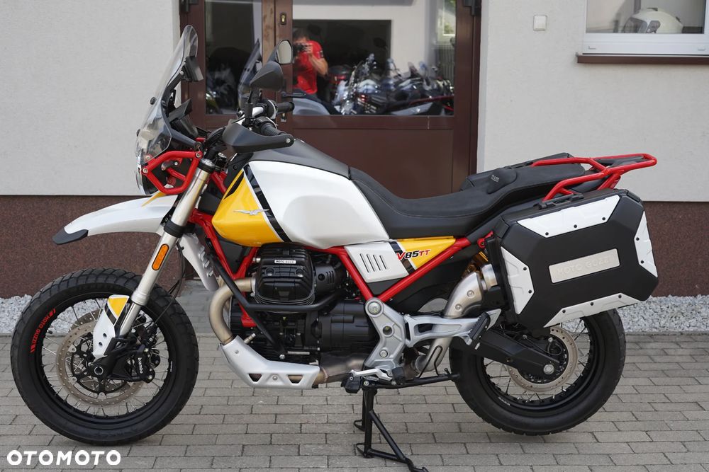 Moto Guzzi V85 - 20
