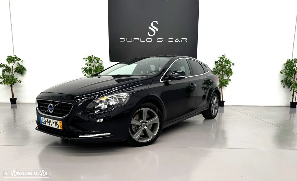 Volvo V40 2.0 D4 Momentum - 1