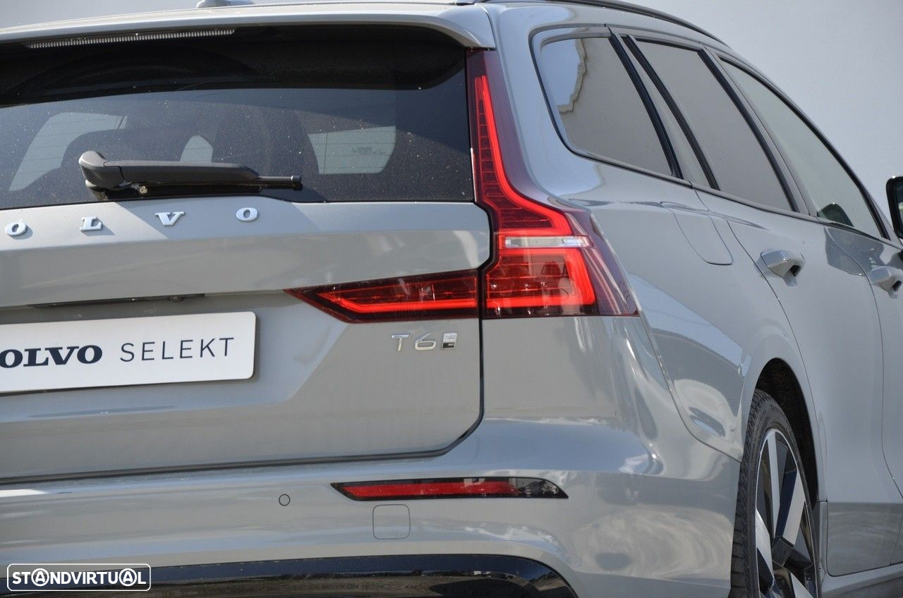 Volvo V60 2.0 T6 AWD TE Plus Dark - 4