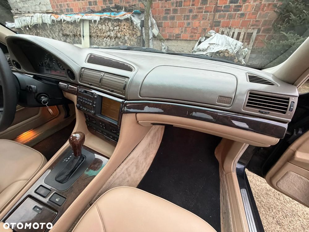 BMW Seria 7 750iL - 15