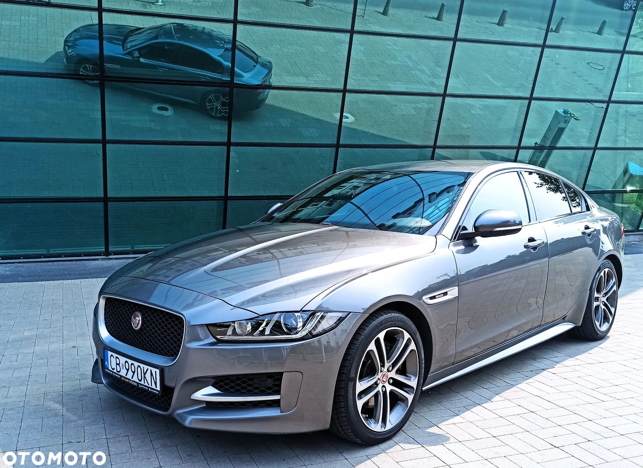 Jaguar XE 2.0 D R-Sport - 1