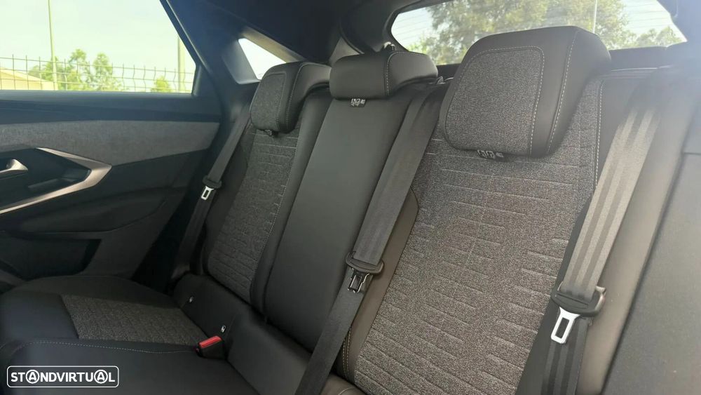Peugeot 3008 1.2 Hybrid Allure e-DCS6 - 7