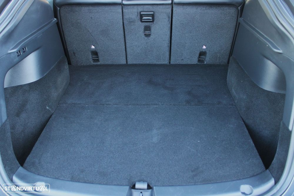 Tesla Model Y Long Range Dual Motor AWD - 14