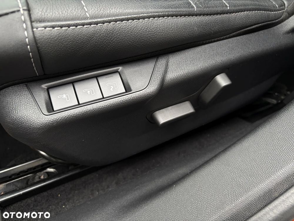 Citroën C4 BlueHDi 130 Stop&Start EAT8 SHINE - 35