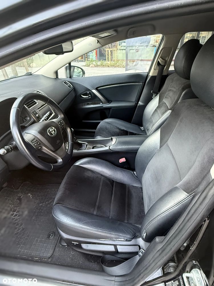 Toyota Avensis 2.0 Premium EU5 - 12