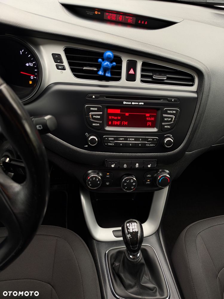 Kia Ceed - 13