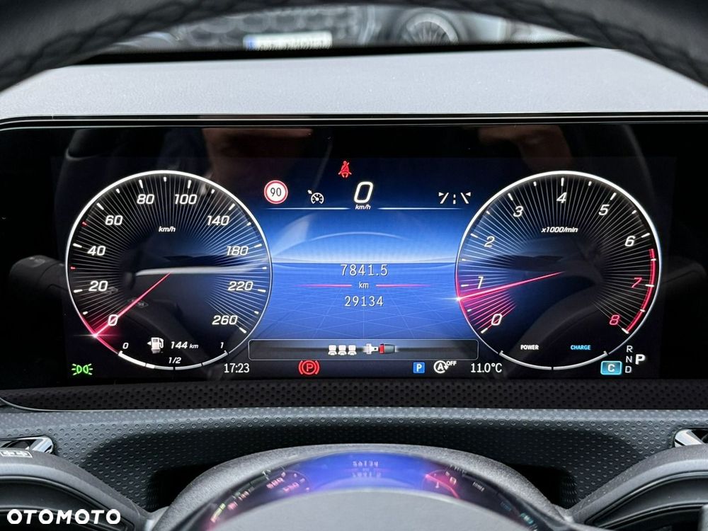 Mercedes-Benz CLA 180 7G-DCT - 19