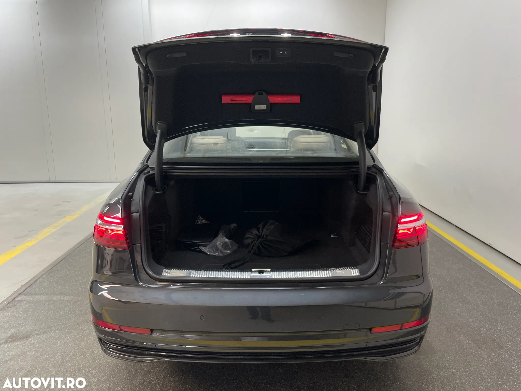 Audi A8 A8L 60 TFSI e quattro Tiptronic PHEV - 10