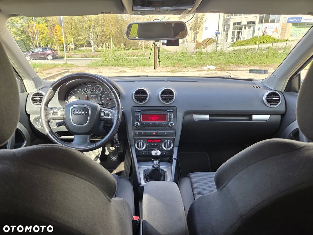 Audi A3 3-drzwiowe 1.6 TDI DPF Ambition - 14