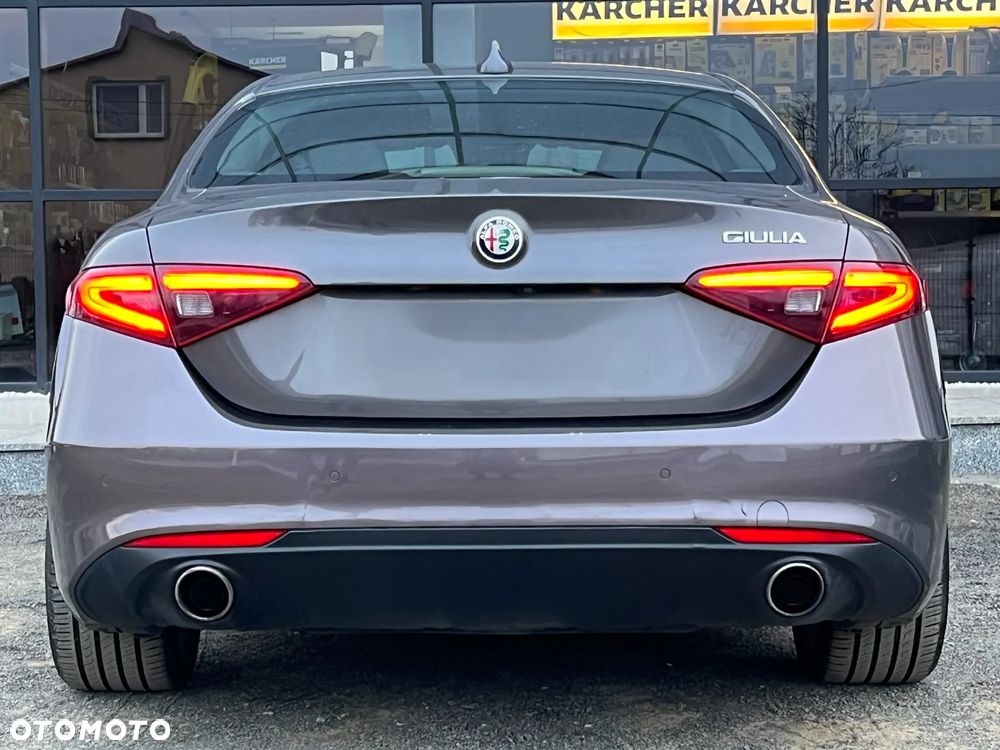 Alfa Romeo Giulia 2.0 Turbo Business - 5