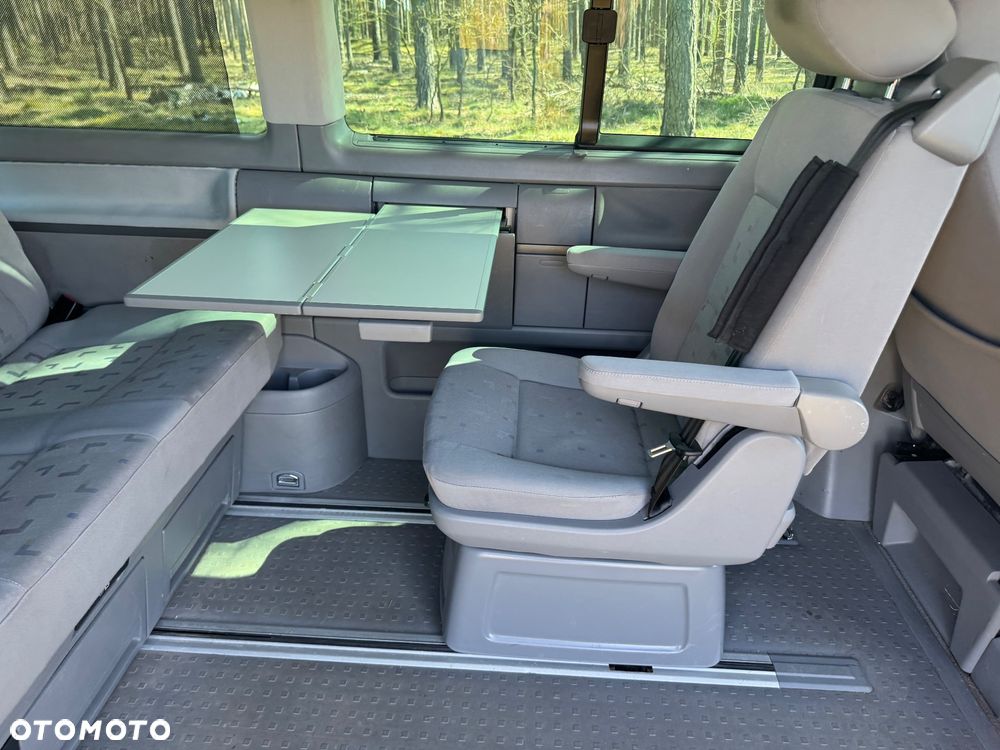 Volkswagen Multivan - 17