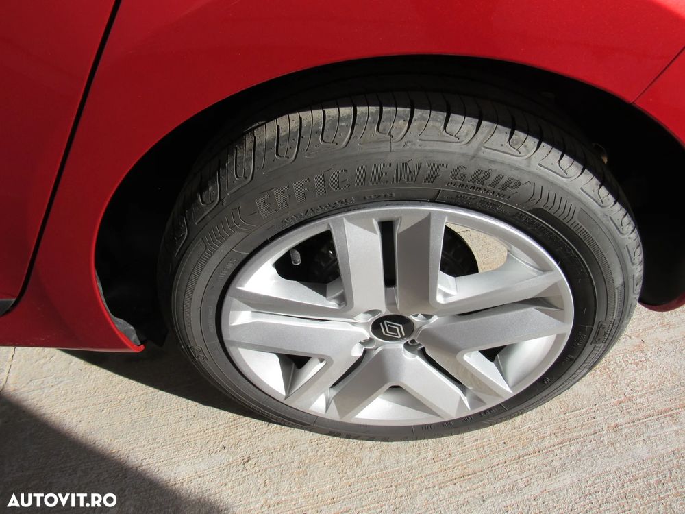 Renault Clio - 8