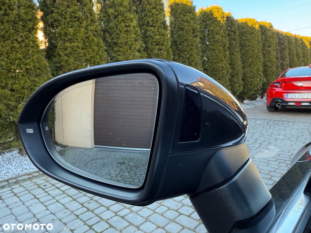 Volkswagen Arteon 2.0 TDI SCR 4Motion DSG R-Line - 36