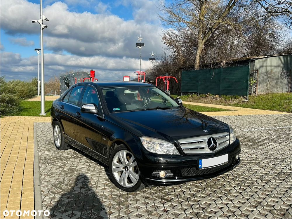 Mercedes-Benz Klasa C 180 CGI BlueEFFICIENCY Avantgarde - 2