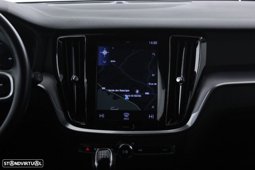 Volvo V60 2.0 D3 Momentum Plus - 17