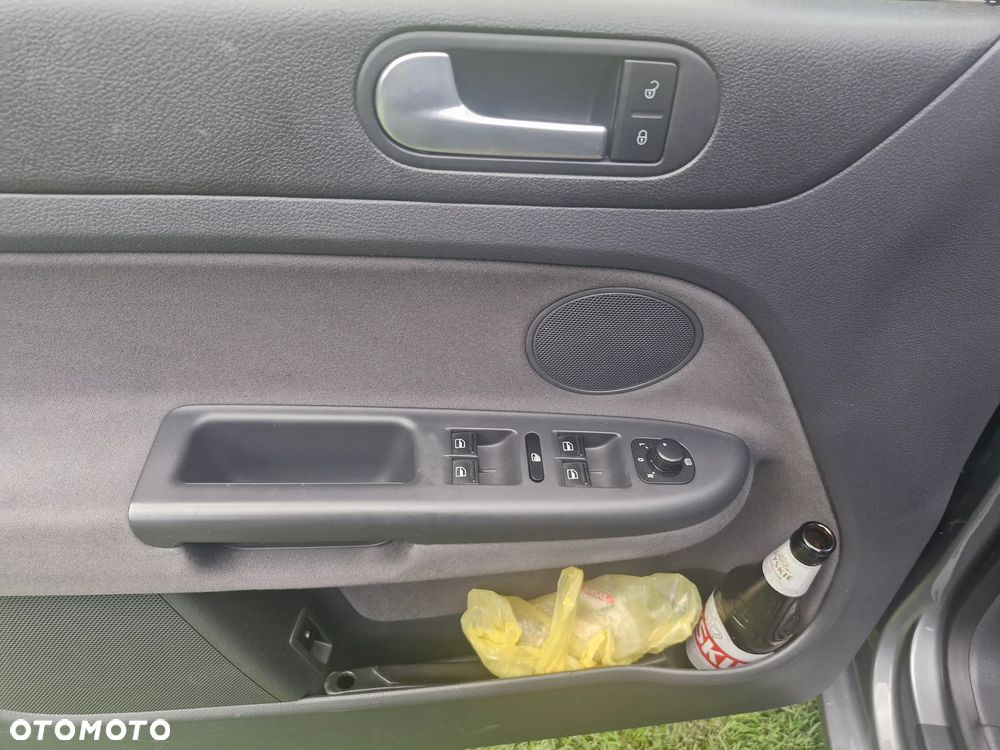 Volkswagen Golf Plus - 12
