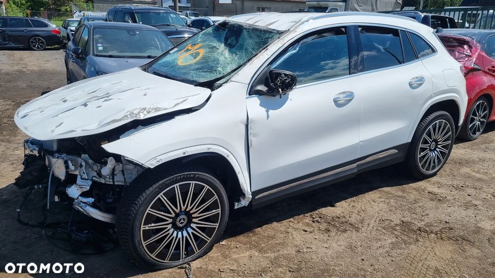 Mercedes-Benz GLA - 7