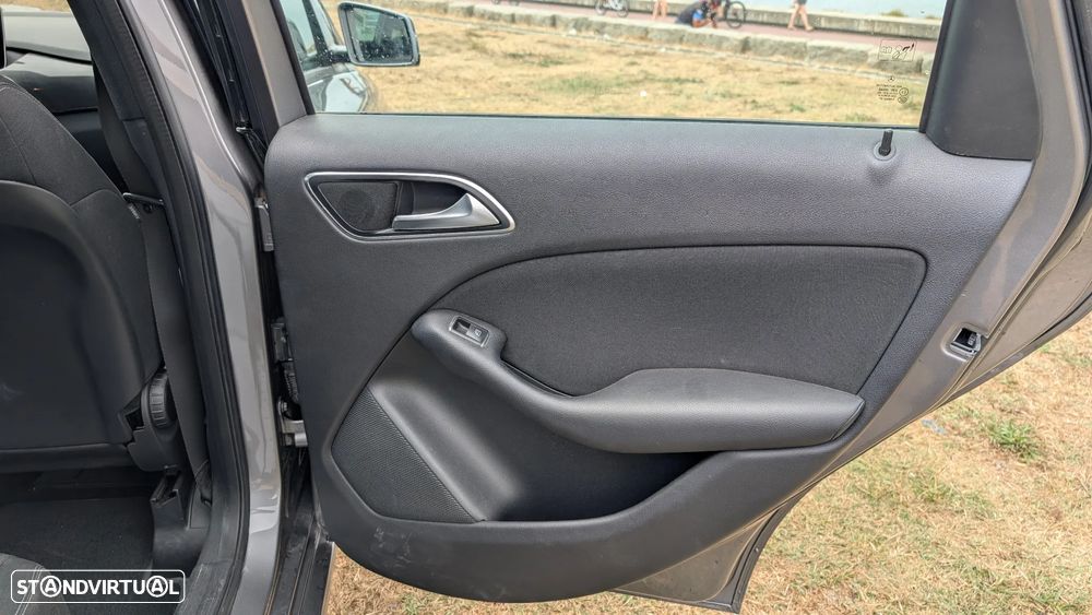 Mercedes-Benz B 180 BlueEfficiency - 19