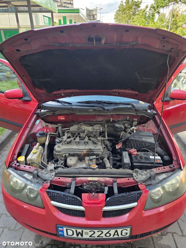 Nissan Almera 1.5 Visia + - 3