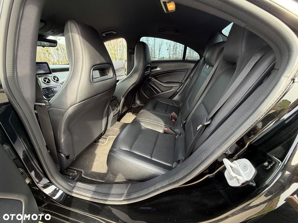 Mercedes-Benz CLA 250 4-Matic - 12