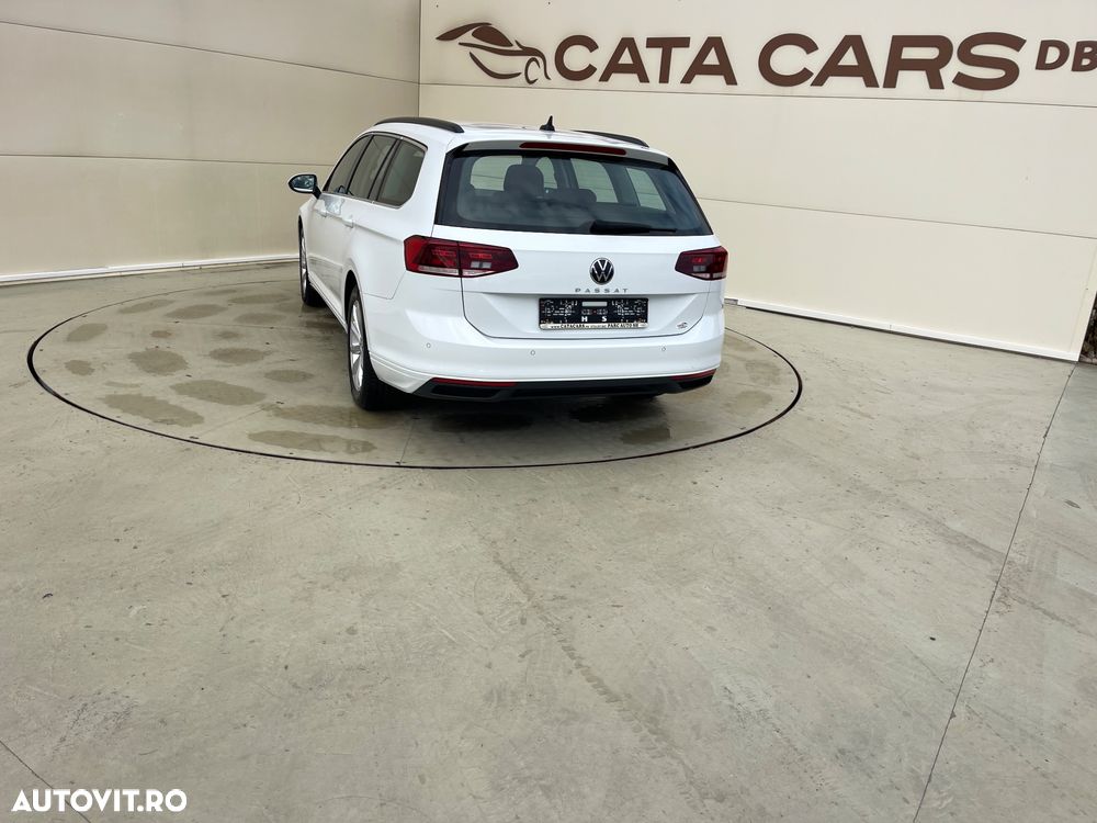 Volkswagen Passat - 12