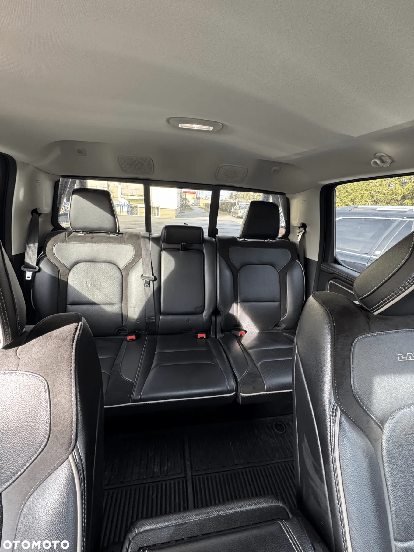 RAM 1500 Crew Cab Laramie - 16