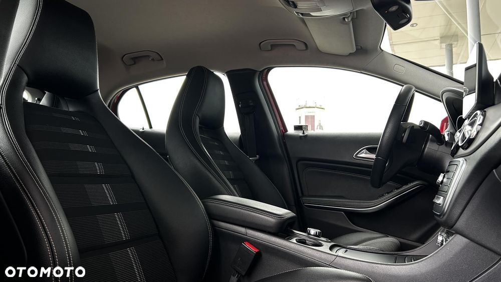 Mercedes-Benz GLA - 23