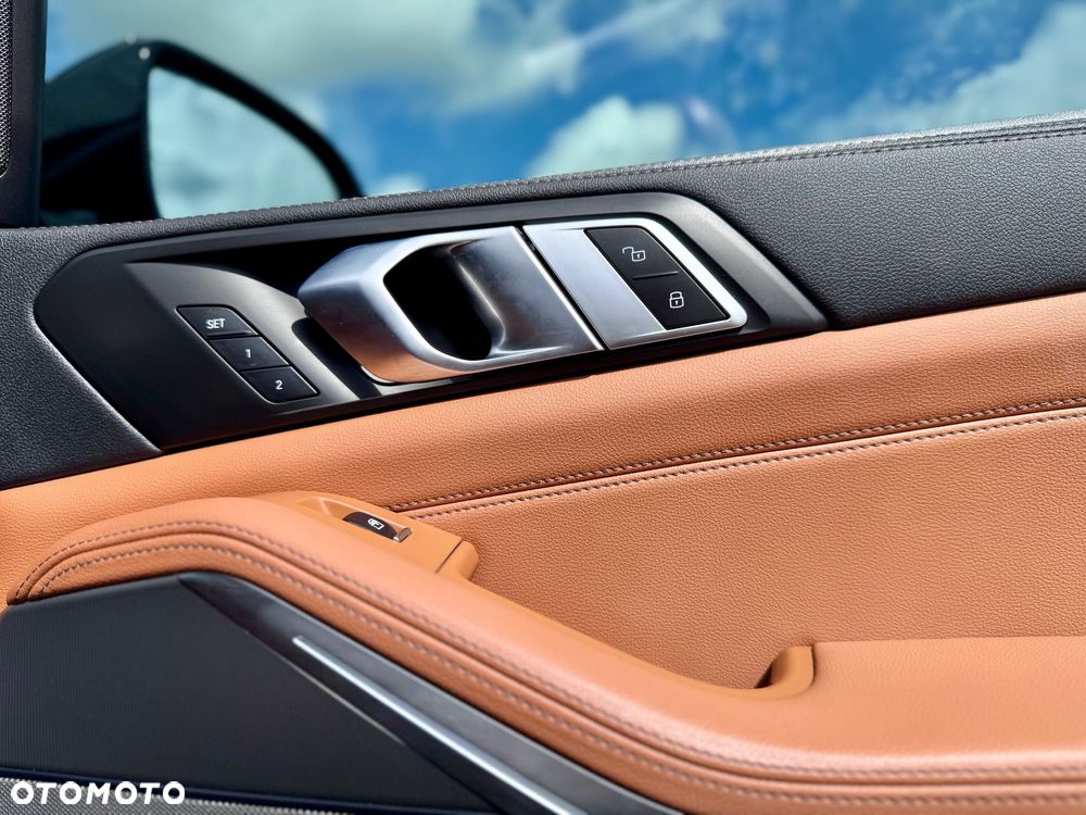 BMW X5 xDrive40i - 24