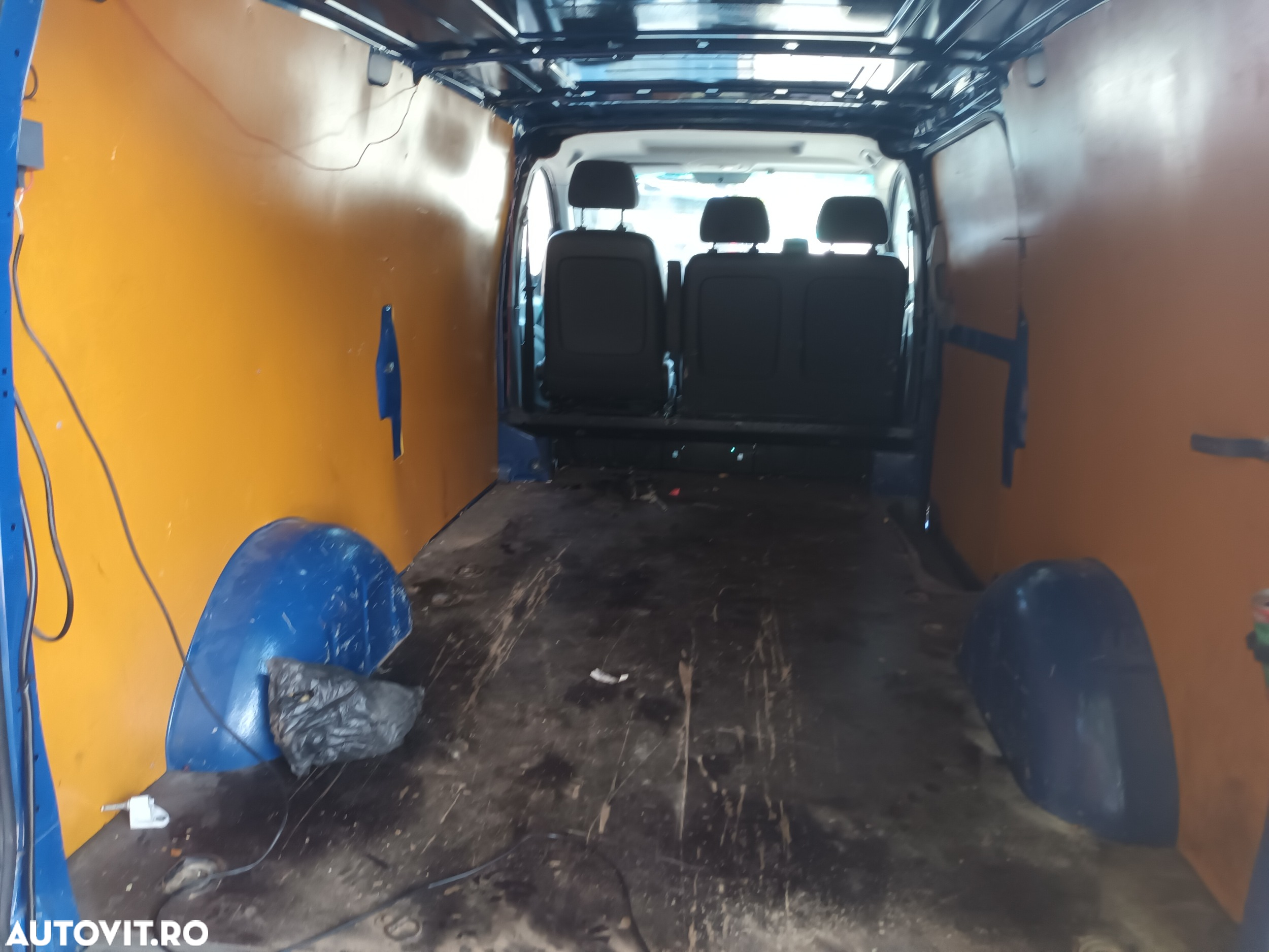 Dezmembrari  Mercedes-Benz VITO / VIANO (W639)  2003  > 2014 115 CDI - 9