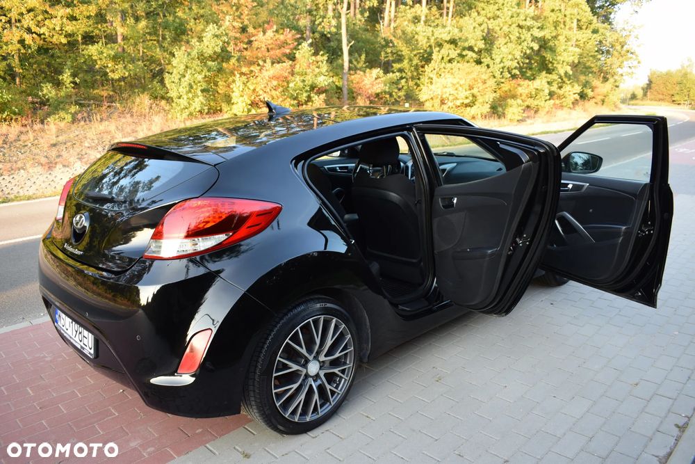 Hyundai Veloster - 5
