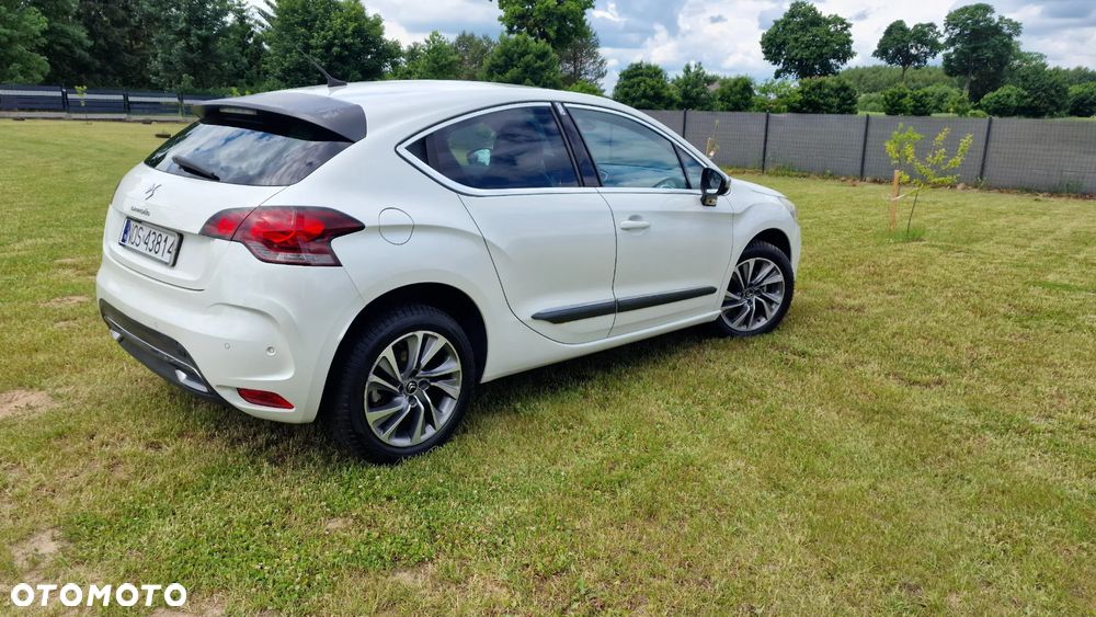 Citroën DS4 e-HDi 110 EGS6 SoChic - 3