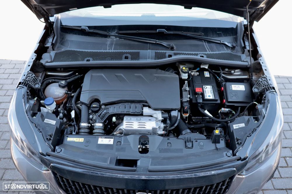 Peugeot 2008 1.2 PureTech GT EAT8 - 42