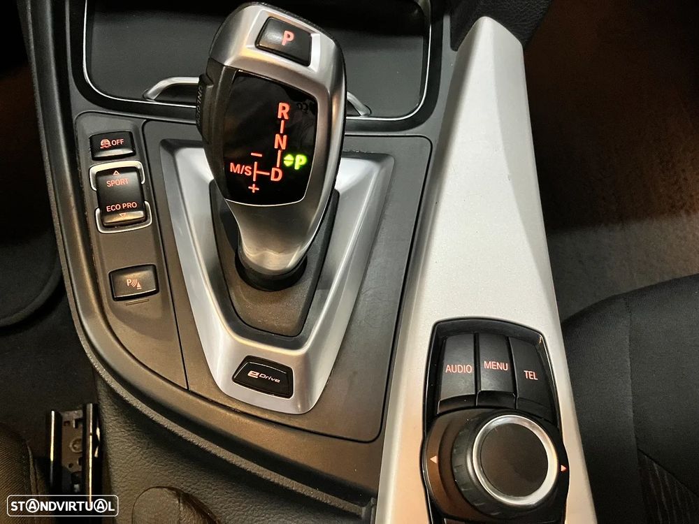 BMW 330 e iPerformance - 23