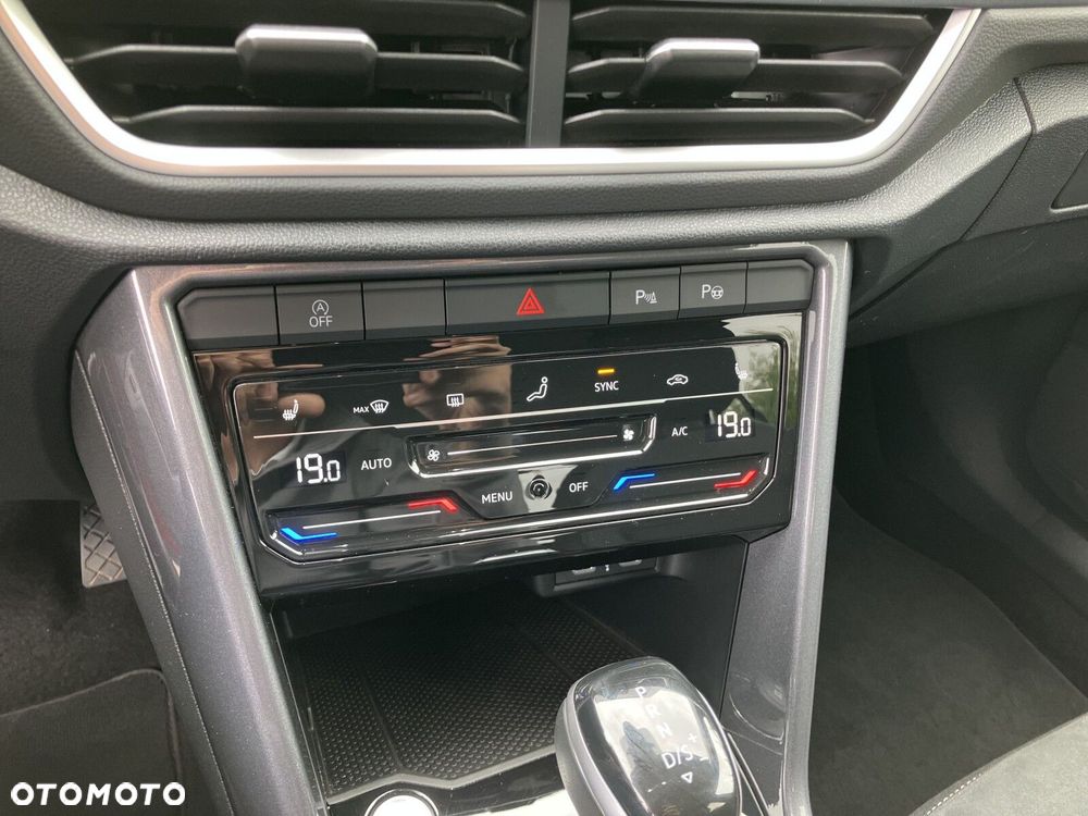 Volkswagen T-Roc - 18