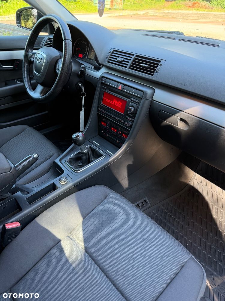 Audi A4 Limousine - 27