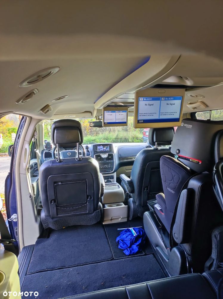 Lancia Voyager 2.8CRD Gold - 13