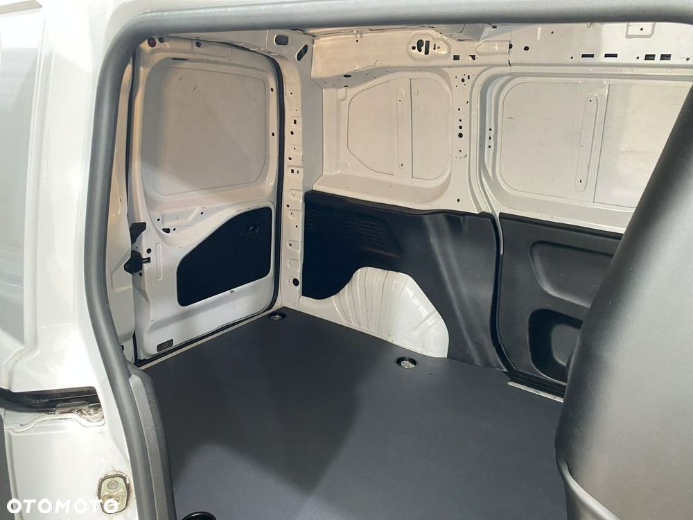 Toyota Proace City - 13