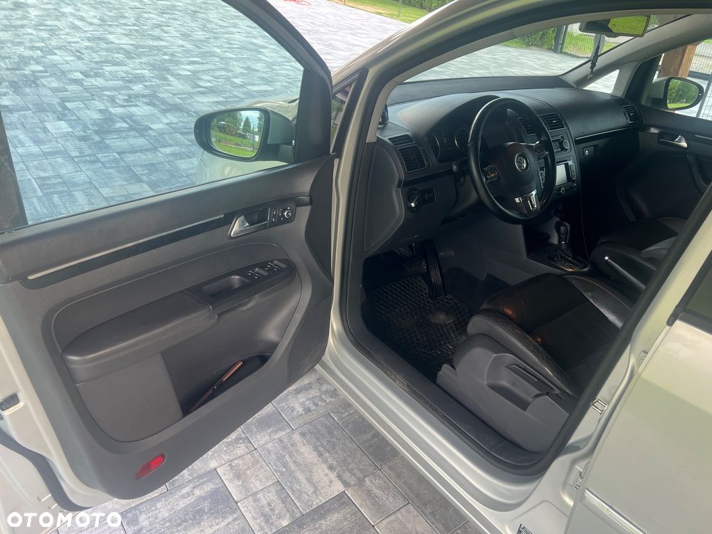 Volkswagen Touran 2.0 TDI DPF BlueMotion Technology DSG STYLE - 7