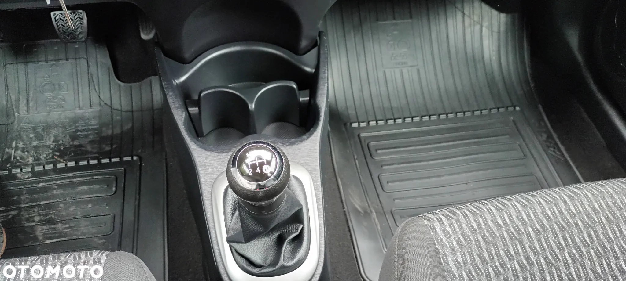 Toyota Yaris 1.0 Active - 26
