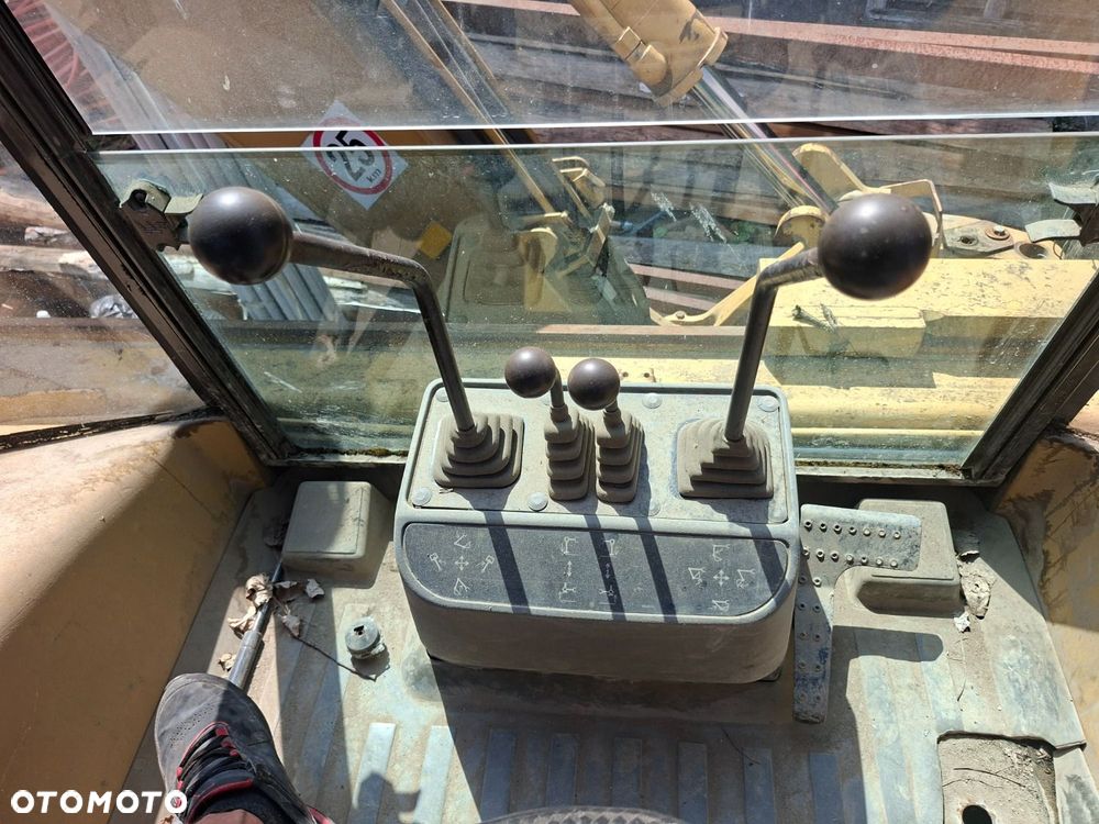 Caterpillar 428 C 4X4 - 16