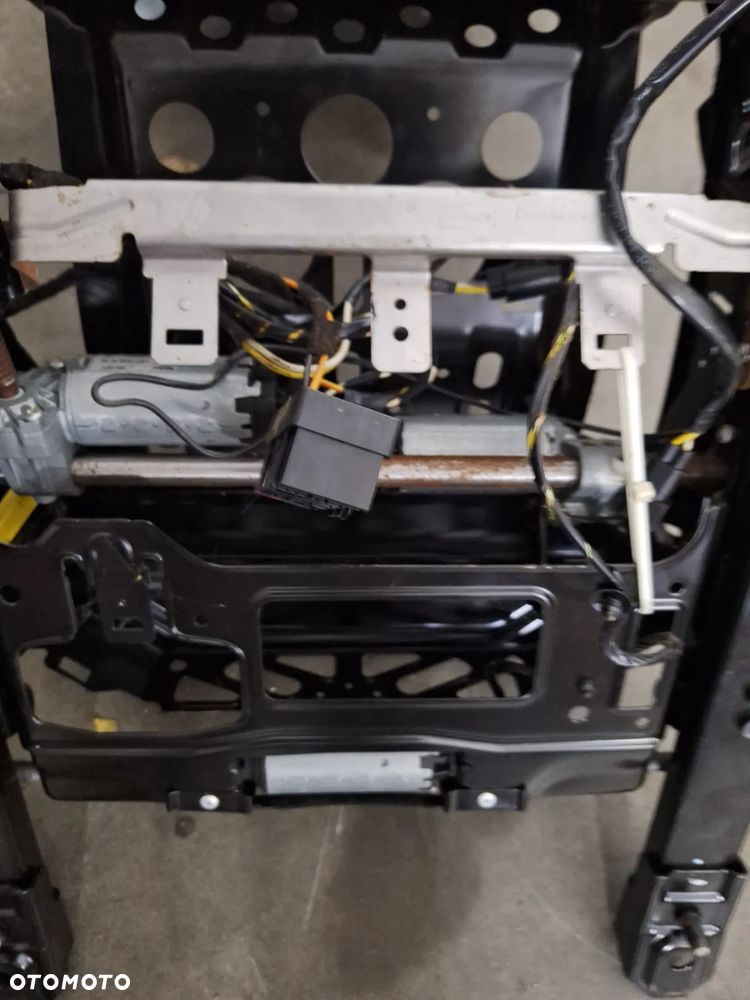 SILNICZKI REGULACJI EL. FOTELA  LEWY PRZÓD -FORD MONDEO MK4 - 1