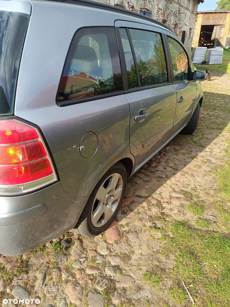Opel Zafira 1.9 CDTI Essentia - 3