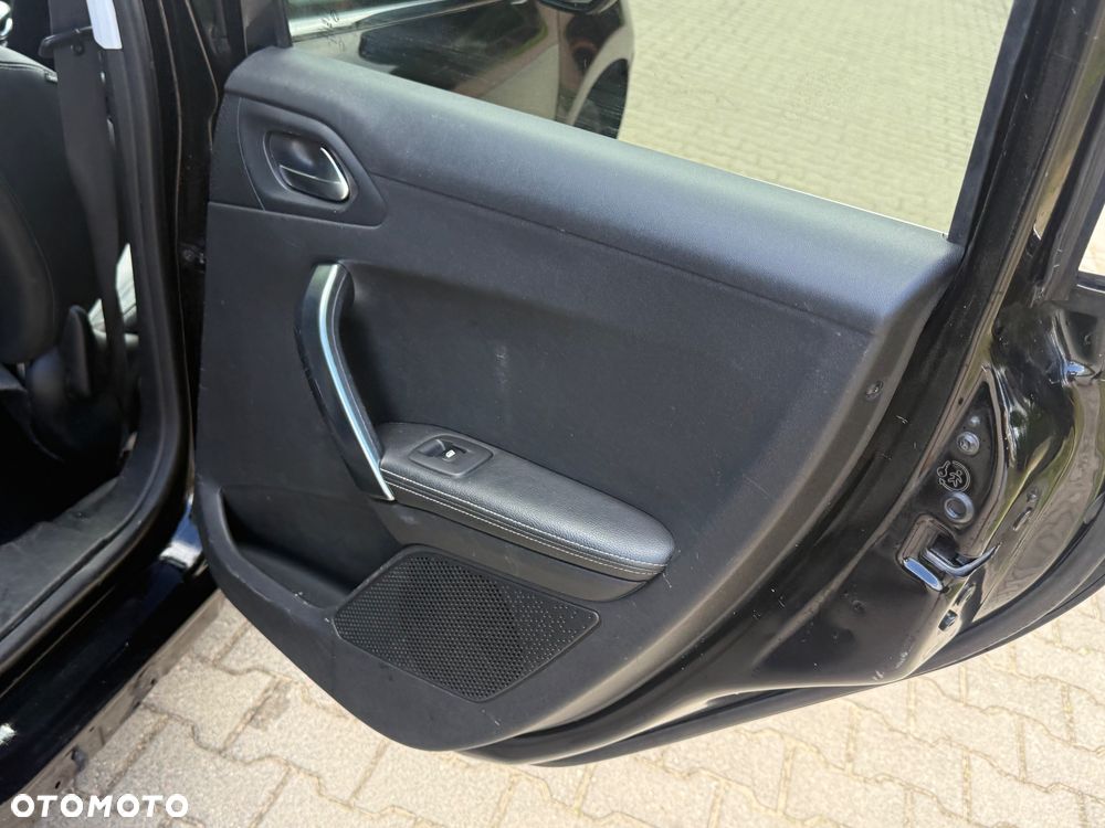 Peugeot 2008 1.6 e-HDi Allure S&S - 18