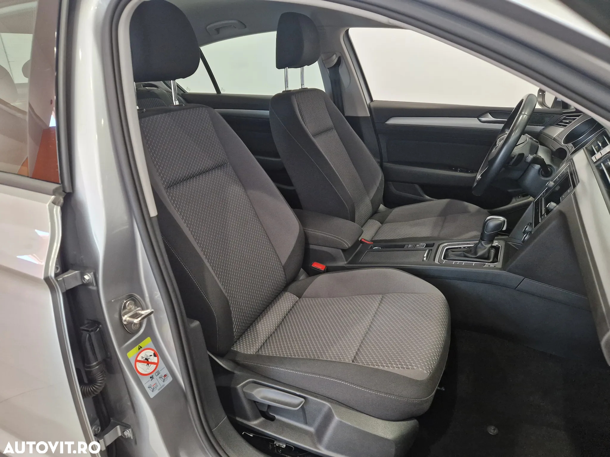 Volkswagen Passat 1.5 TSI ACT DSG Advance - 13