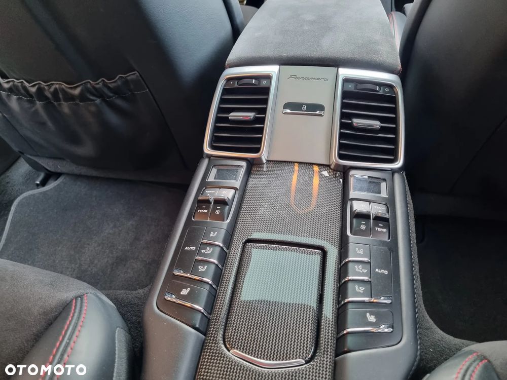 Porsche Panamera GTS PDK - 16