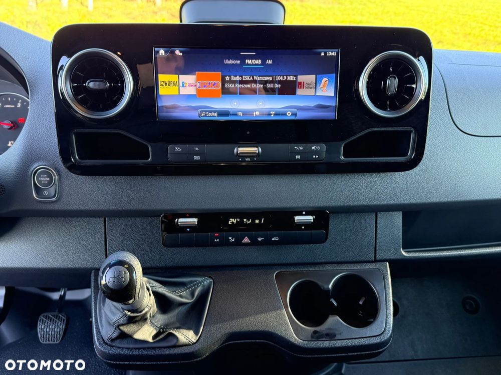 Mercedes-Benz Sprinter - 16