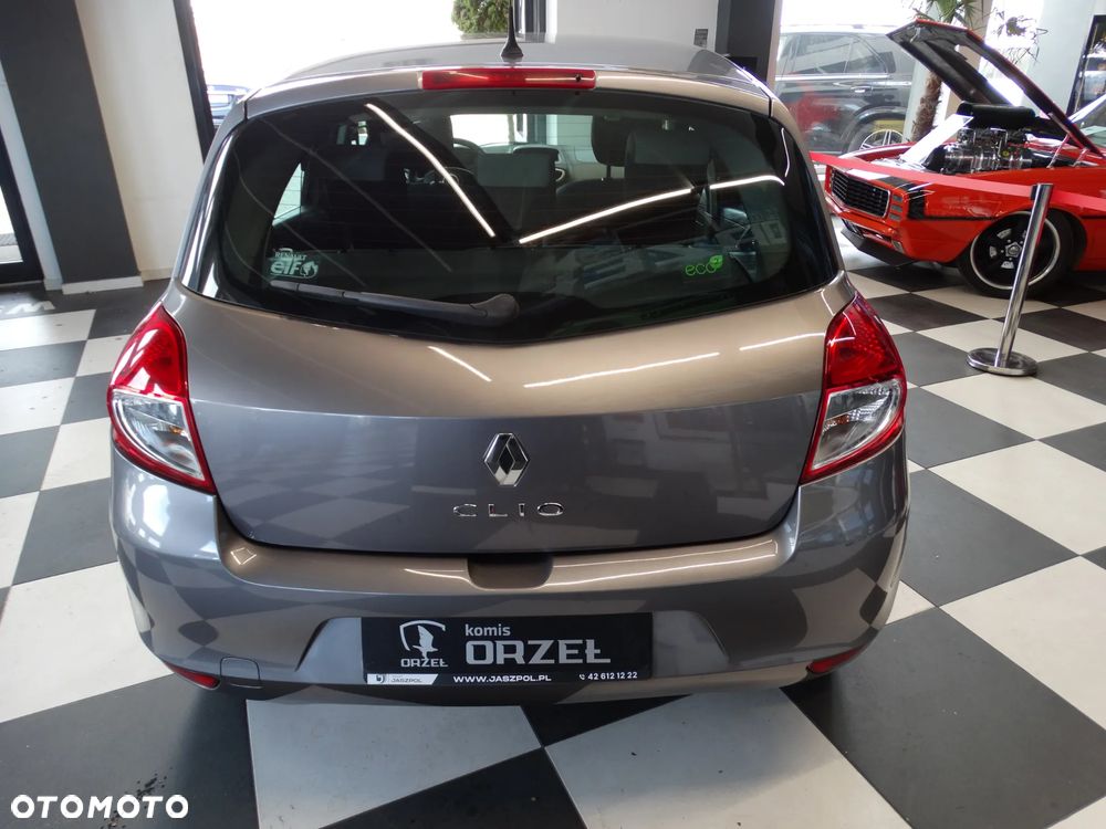 Renault Clio 1.2 16V Authentique - 12