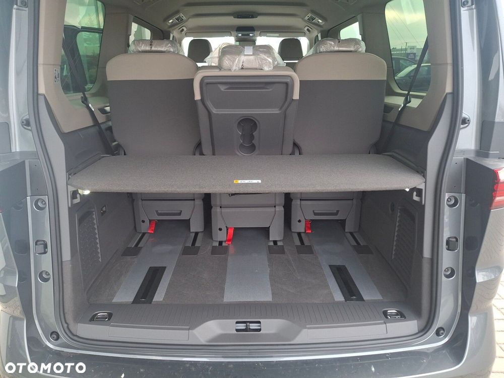 Volkswagen Multivan - 34