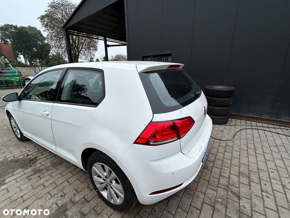 Volkswagen Golf 1.6 TDI DPF BlueMotion - 1